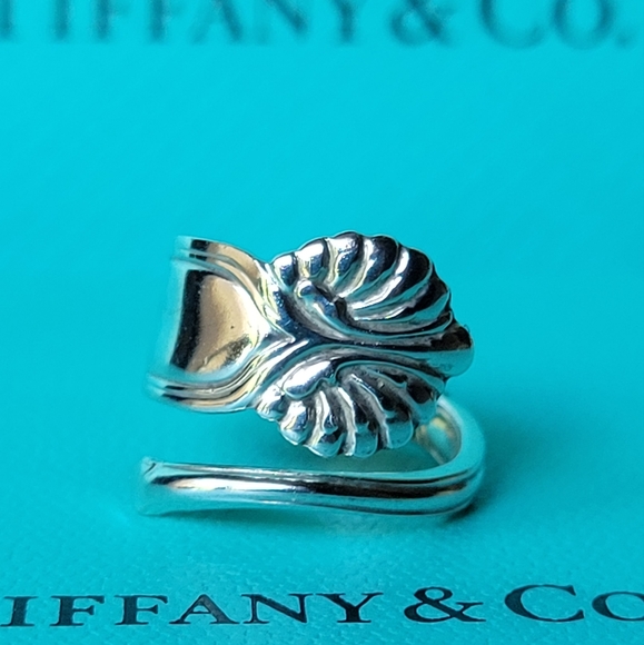 1880 Tiffany & Company Spoon Ring in Sterling Silver size 5 - Picture 14 of 16